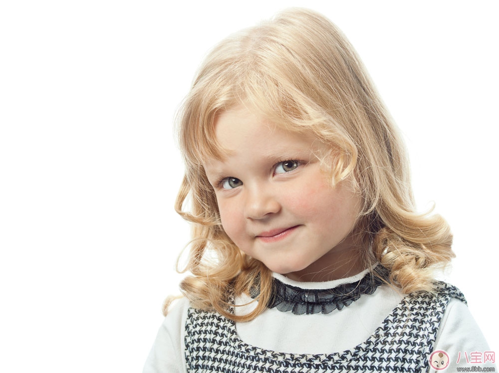 軒軒換新發(fā)型顏值猛升 寶寶頭發(fā)如何護(hù)理