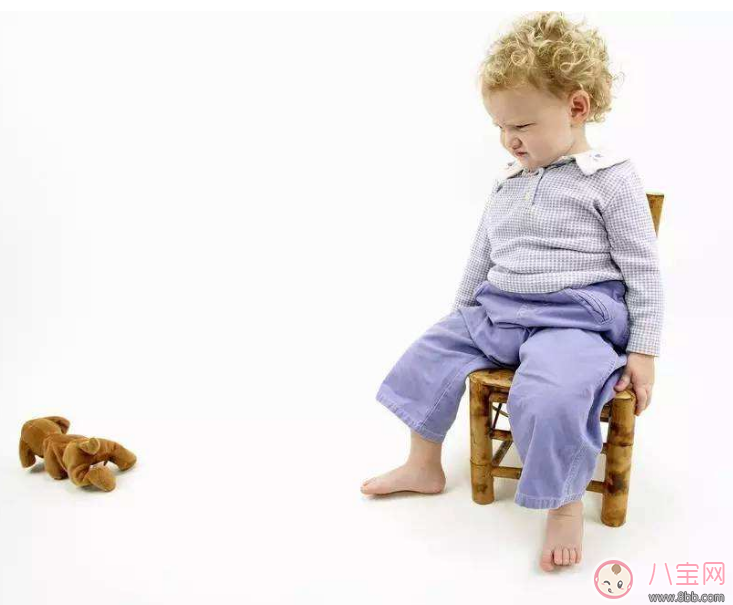 孩子居然喜歡丟玩具找樂(lè)子 孩子丟東西習(xí)慣要糾正 孩子居然喜歡丟玩具找樂(lè)子 孩子丟東西習(xí)慣要糾正