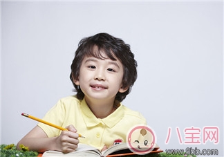 樂嘉帶4歲女兒穿越沙漠徒步76公里 女兒腿上發(fā)滿皰疹 樂嘉帶4歲女兒穿越沙漠徒步76公里 女兒腿上發(fā)滿皰疹