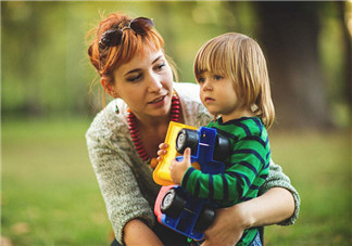 何潔表示不會再結(jié)婚 單親家庭的孩子成長一定不好嗎？