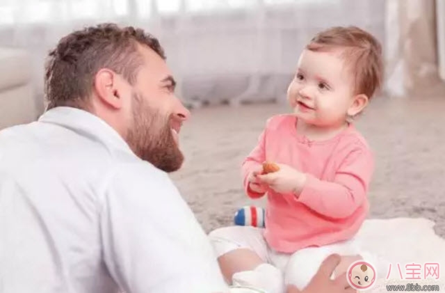 家里老人說方言會(huì)影響寶寶說話嗎 老人說方言孩子要注意什么 家里老人說方言會(huì)影響寶寶說話嗎 老人說方言孩子要注意什么