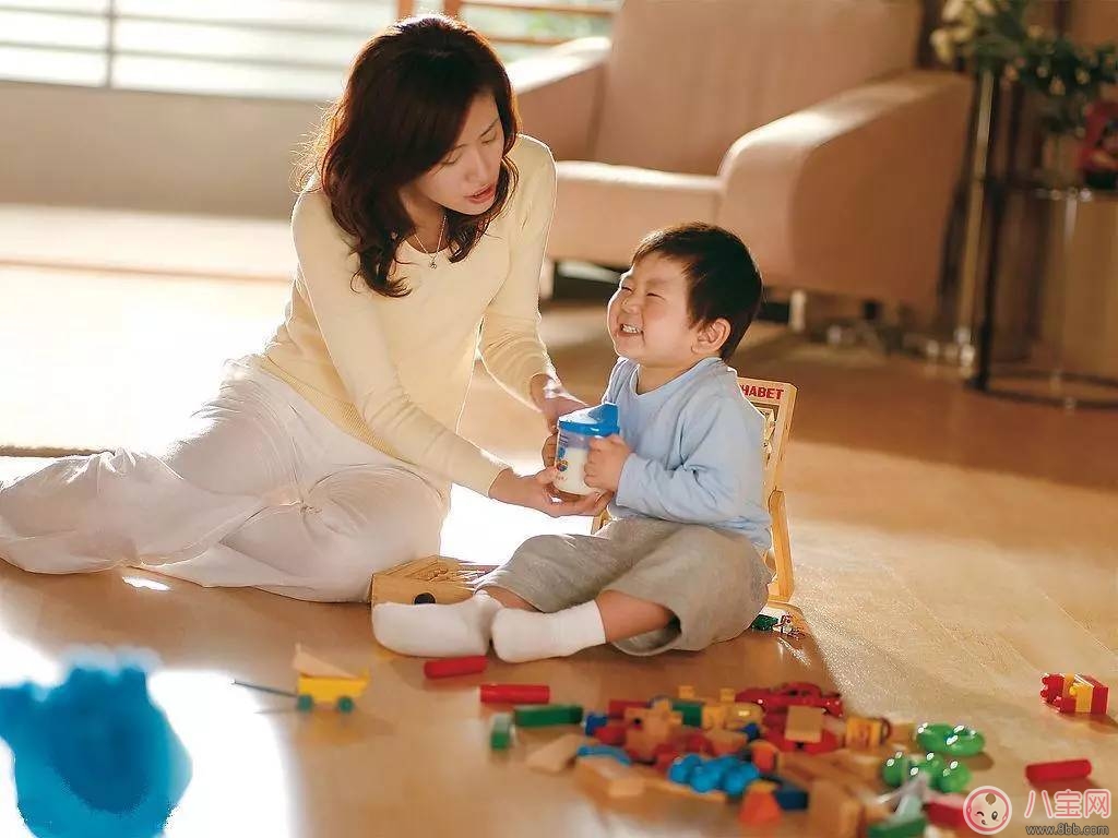 親子互動(dòng)  享受和孩子一起做飯