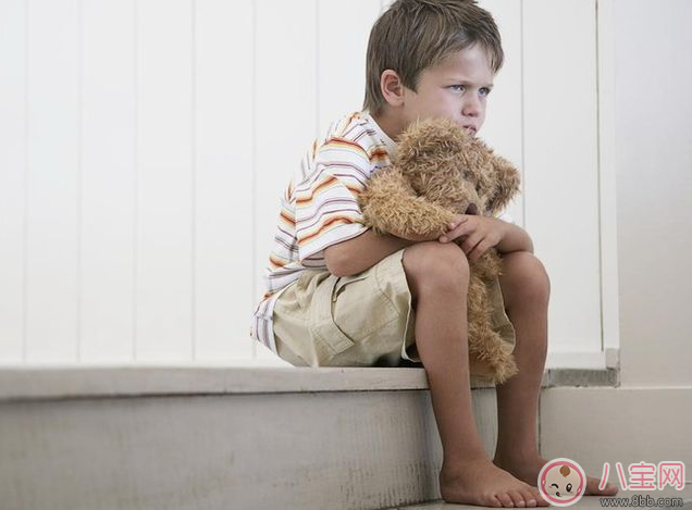 孩子孤僻不理人 教會(huì)這個(gè)方法人緣會(huì)大好 孩子孤僻不理人 教會(huì)這個(gè)方法人緣會(huì)大好