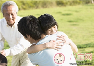 爸爸帶小孩的好處  親近寶寶感情好