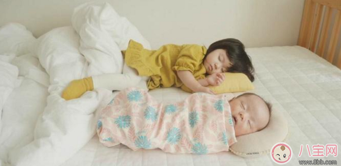 親子故事 記錄下兩個寶寶成長的瞬間 親子故事 記錄下兩個寶寶成長的瞬間