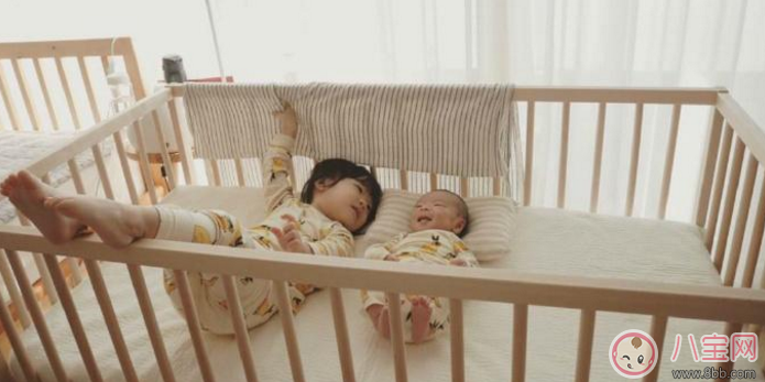 親子故事 記錄下兩個寶寶成長的瞬間 親子故事 記錄下兩個寶寶成長的瞬間