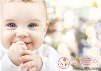 寶寶喜歡吃手指 父母如何聰明應(yīng)對(duì) 寶寶喜歡吃手指 父母如何聰明應(yīng)對(duì)