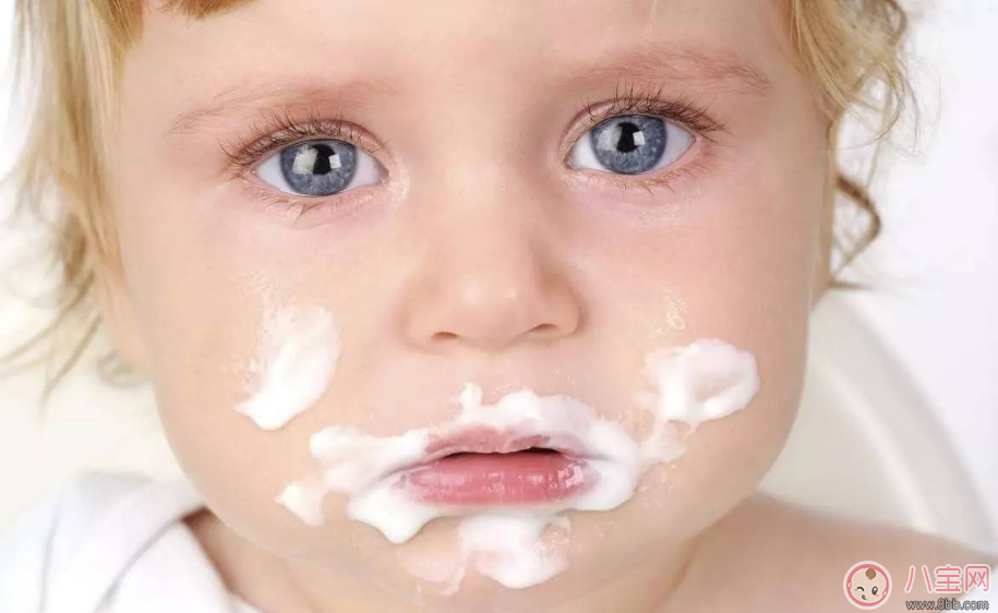 父母這些行為在潛移默化中影響著孩子 生活中這些細節(jié)要注意