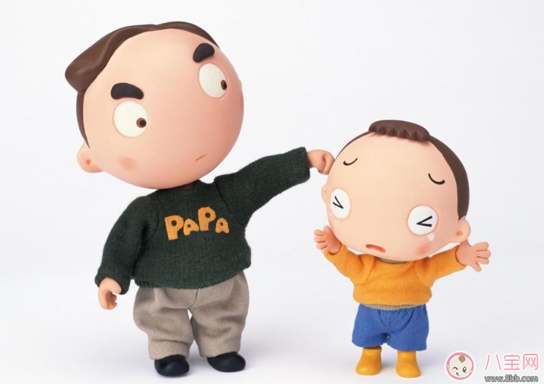 父母這些行為在潛移默化中影響著孩子 生活中這些細節(jié)要注意