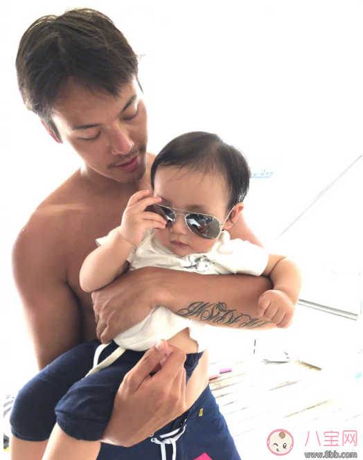 親子博主陳偉霆瘋狂曬娃 自稱霸霸與外甥度假