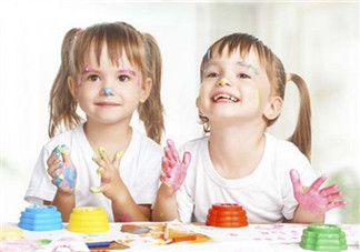 家里孩子之間吵架如何處理 怎么教會孩子和睦相處