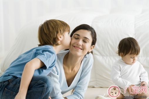 讓孩子學(xué)會(huì)做家務(wù) 好處多還益智 讓孩子學(xué)會(huì)做家務(wù) 好處多還益智