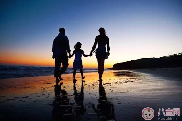 甜馨懂事有氣質(zhì) 李小璐育兒觀念有妙招 甜馨懂事有氣質(zhì) 李小璐育兒觀念有妙招