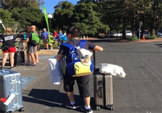 蔣勤勤兒子獨(dú)自參加夏令營 孩子參加夏令營需要準(zhǔn)備什么