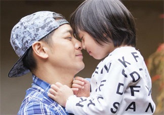 爸爸帶娃只玩手機 怎么讓爸爸會帶娃