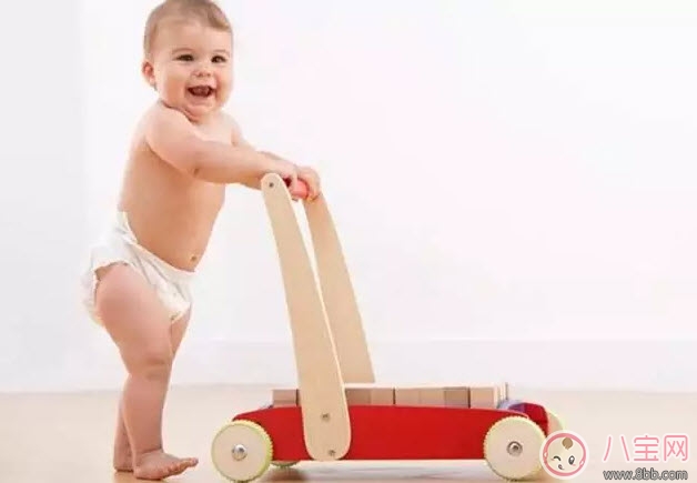 親子游戲讓寶寶輕松學會走路 寶寶練習走路親子游戲