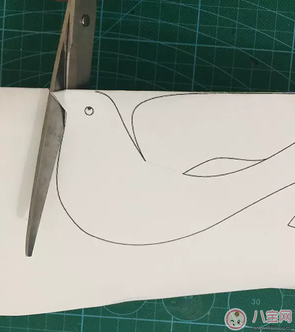 寶寶親子游戲:動(dòng)手制作小燕子 寶寶親子游戲:動(dòng)手制作小燕子