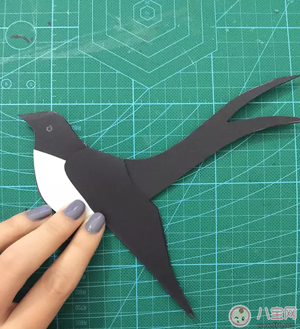 寶寶親子游戲:動(dòng)手制作小燕子 寶寶親子游戲:動(dòng)手制作小燕子