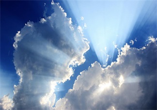 寶寶胎教小故事 白云和烏云