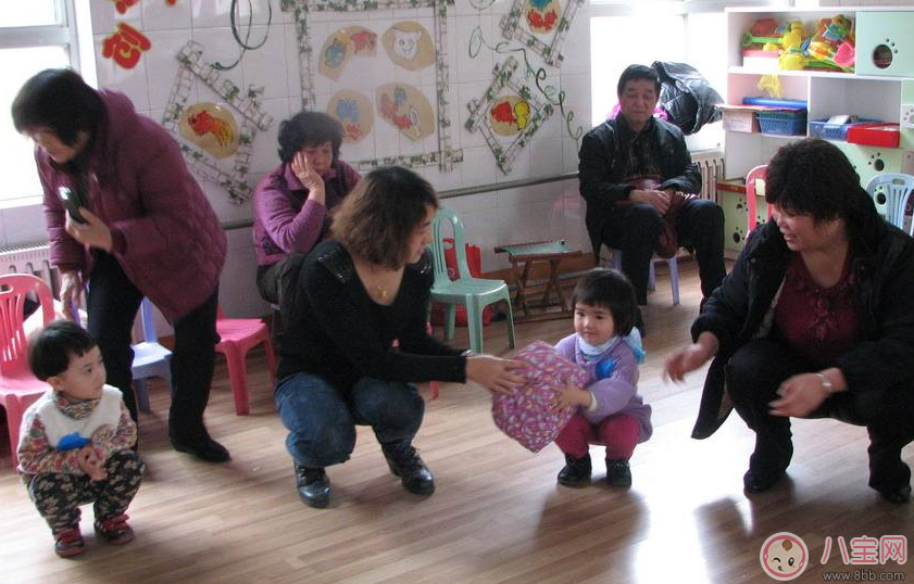 室內(nèi)親子游戲活動有哪些 室內(nèi)親子游戲大全