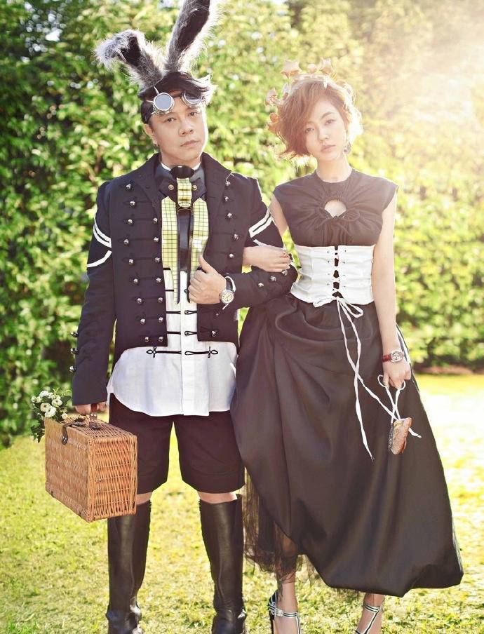 &ldquo;康熙&rdquo;再聚首 小S蔡康永合體登時尚雜志封面