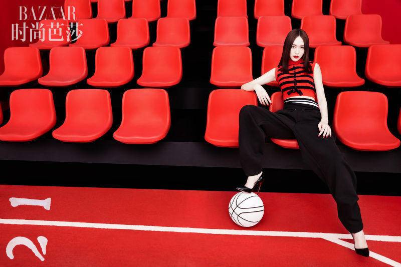 唐嫣登《時尚芭莎》雜志封面大片 雪肌紅唇引人驚嘆