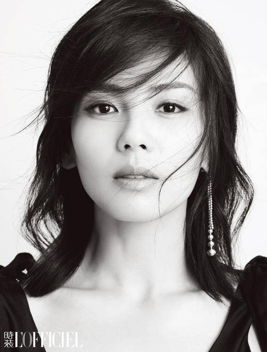 劉濤雜志封面曝光 簡約干練顯&ldquo;總攻&rdquo;魅力