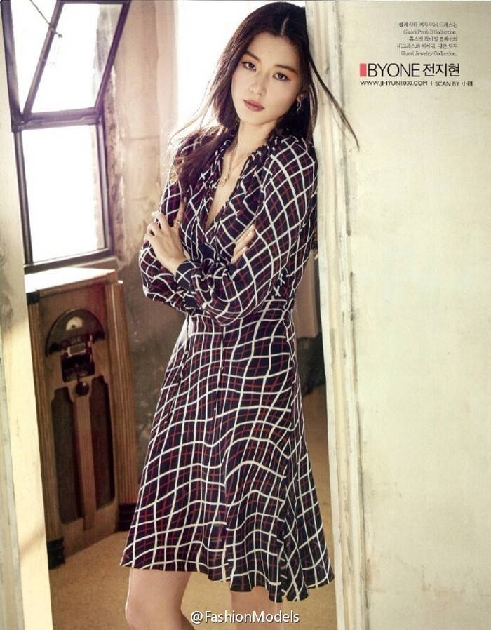 全智賢雜志封面大片公開 氣質(zhì)出眾長(zhǎng)腿美艷