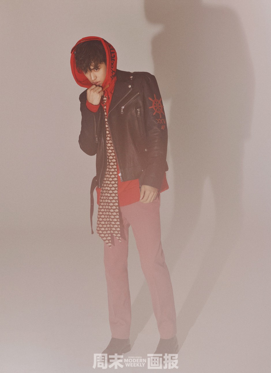 人氣偶像許魏洲雜志封面 雙目透視三月春光