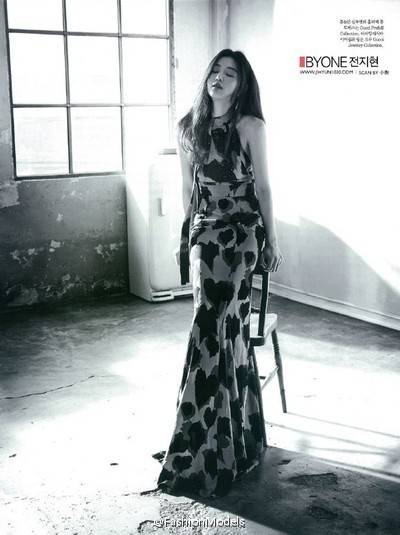 全智賢雜志封面大片公開 氣質出眾長腿美艷