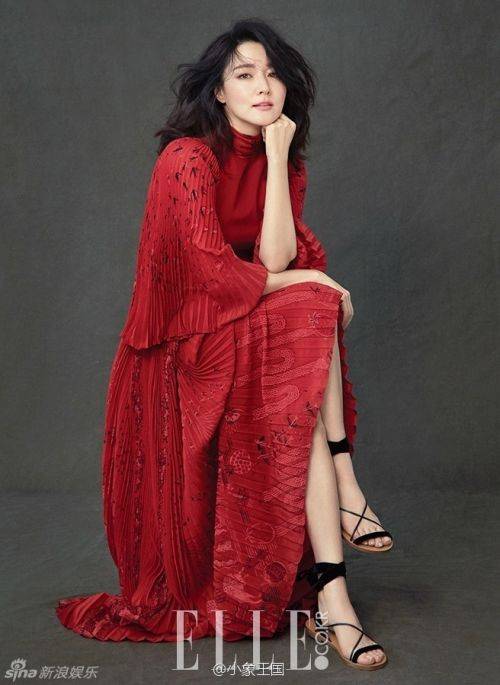 李英愛雜志封面寫真曝光 優(yōu)雅端莊仙氣足