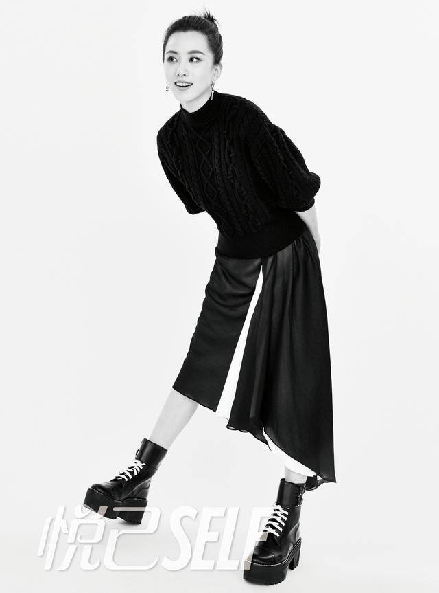 劉詩(shī)詩(shī)登《悅己SELF》雜志封面 簡(jiǎn)約干練酷勁十足