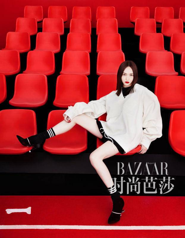 唐嫣登《時(shí)尚芭莎》雜志封面大片 雪肌紅唇引人驚嘆