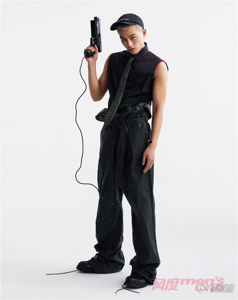 歐豪最新封面寫(xiě)真照 變身雙面男票魅力爆表