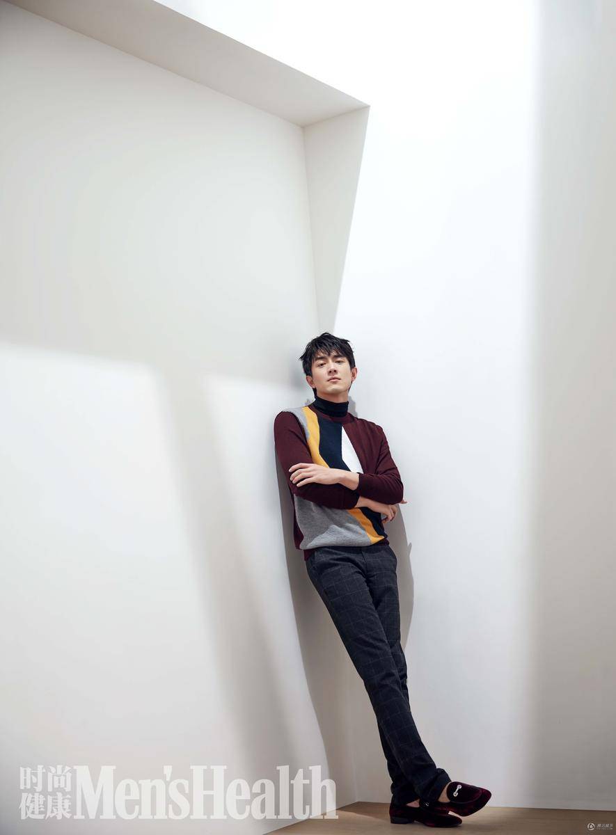 林更新12月雜志封面寫真 紳士氣質(zhì)盡顯男友力