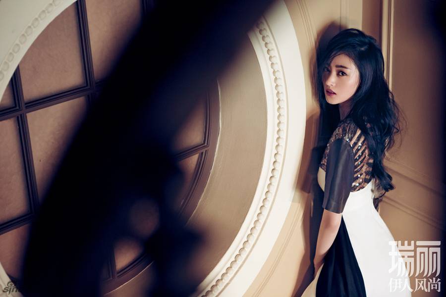 張?zhí)鞇鄣请s志雙封面 風格多變突破自我