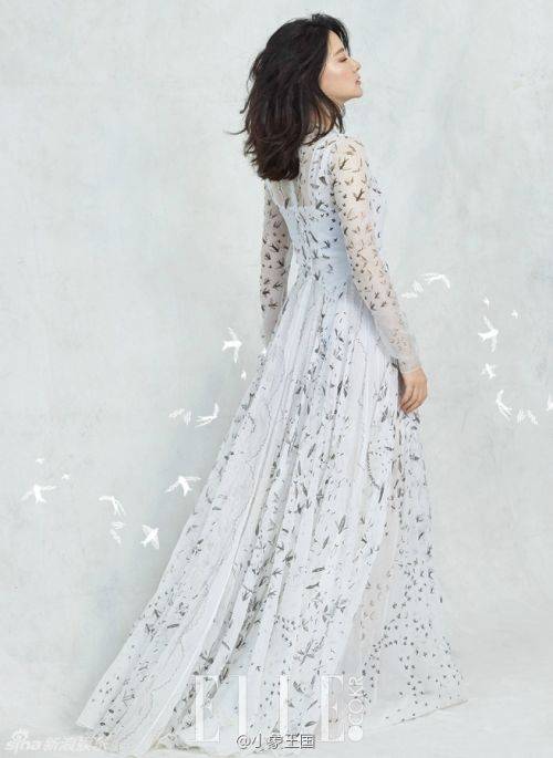 李英愛雜志封面寫真曝光 優(yōu)雅端莊仙氣足