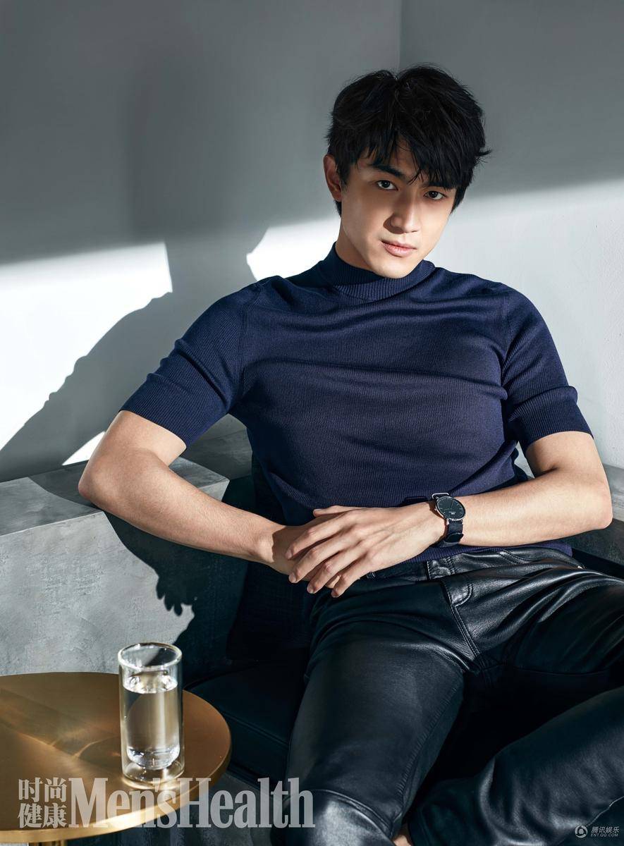 林更新12月雜志封面寫真 紳士氣質(zhì)盡顯男友力