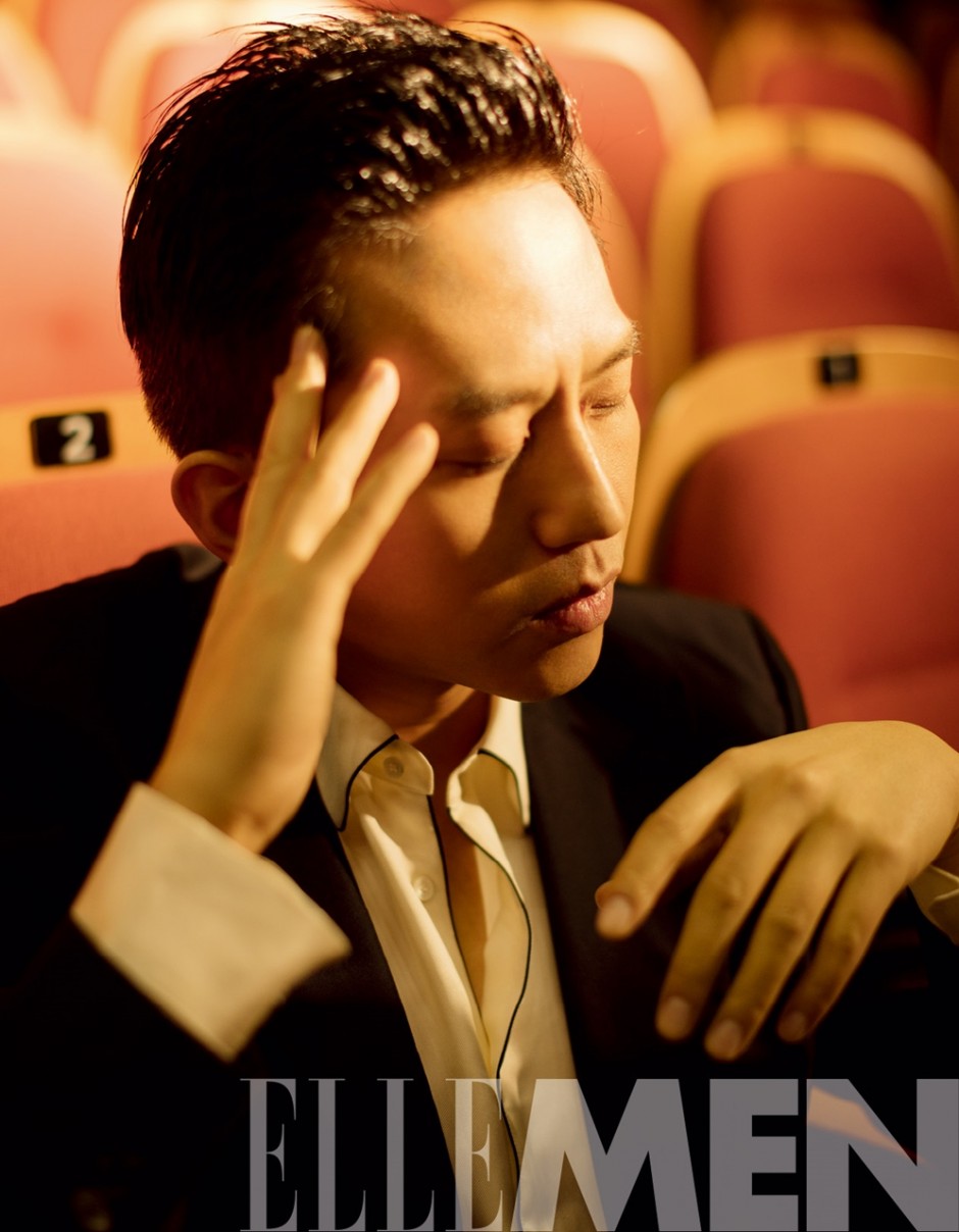 鄧超登時(shí)尚雜志封面 盡顯極致熟男魅力