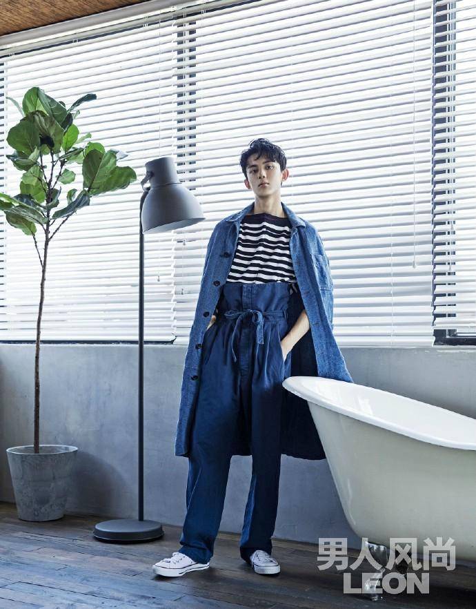 吳磊雜志封面大片曝光 冷峻眼神蛻變成型男