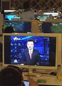 爆笑圖片之來(lái)網(wǎng)吧看新聞聯(lián)播你應(yīng)該是第一個(gè)