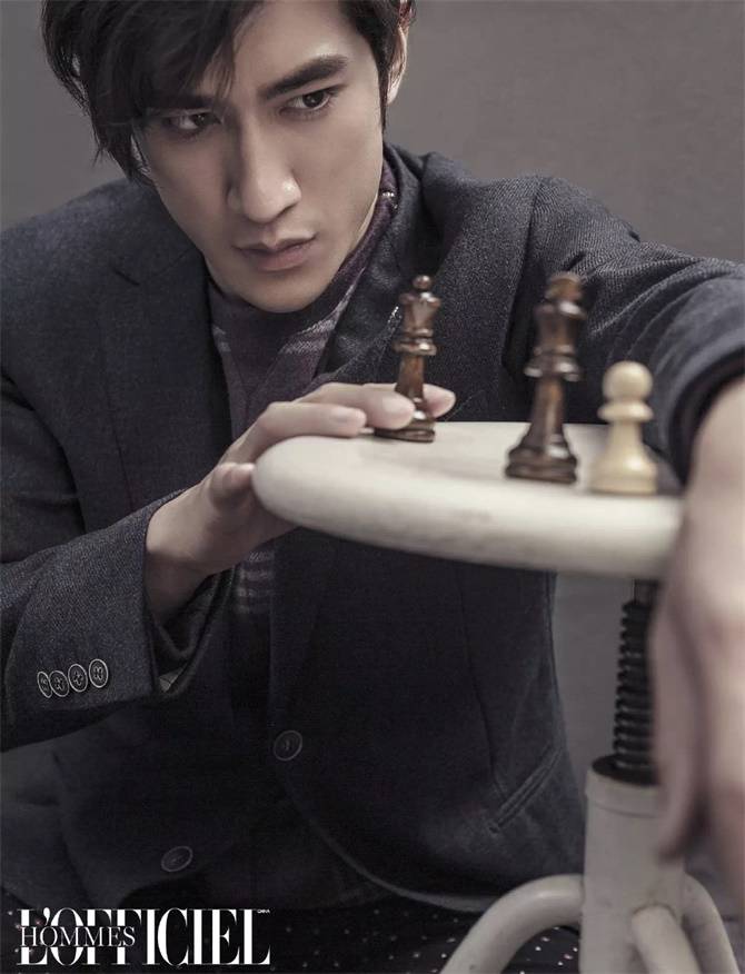 《時裝男士》六月刊 李治廷時尚穿著詮釋獨特武林哲學(xué)