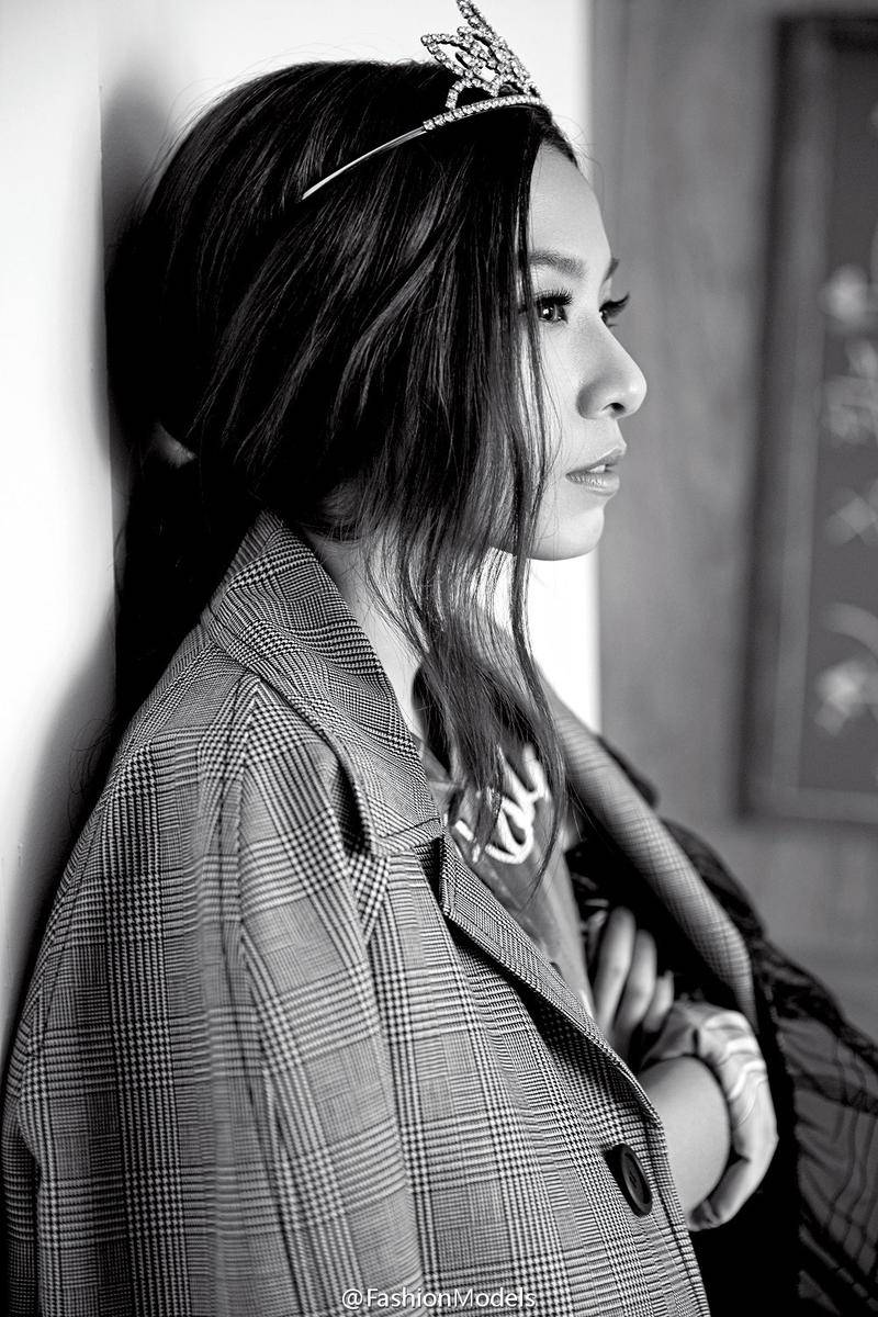 Hebe田馥甄雜志封面照 造型百變展現(xiàn)熟女魅力