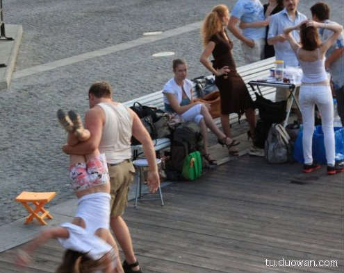 搞笑內(nèi)涵圖片之拔下來那一刻我好方