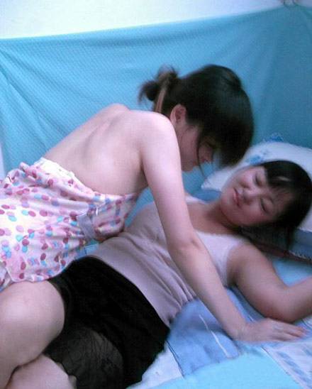 女生惡搞圖片 放開她讓我來