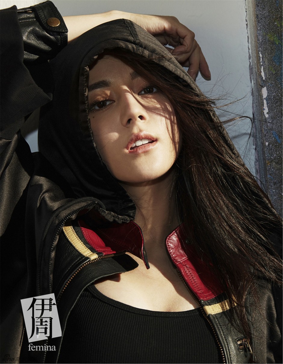 迪麗熱巴雜志封面曝光 酷美有范攻氣十足