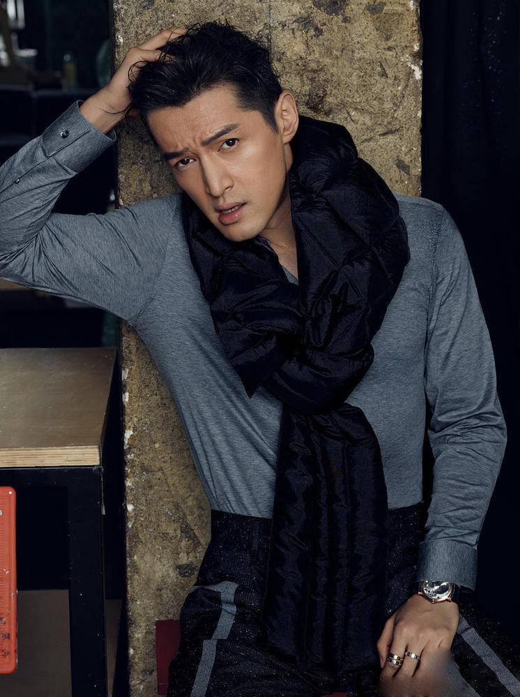 胡歌封面雜志圖片 這痞帥的氣質(zhì)簡直擋不住！