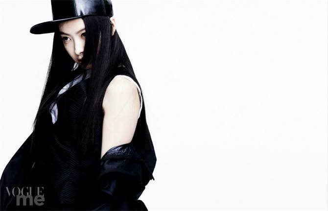宋茜《VogueMe》雜志攝影高清圖片 眼神凌厲攻力十足