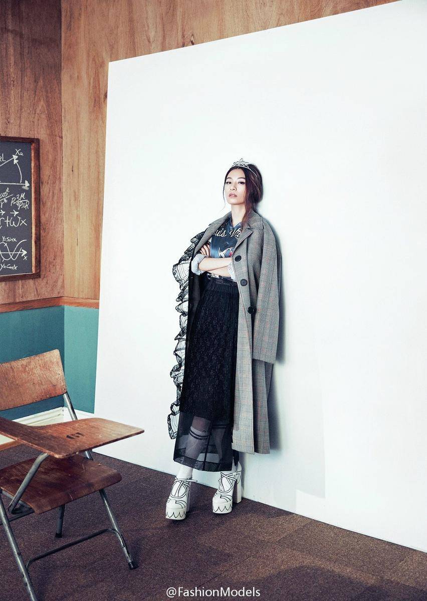 Hebe田馥甄雜志封面照 造型百變展現(xiàn)熟女魅力