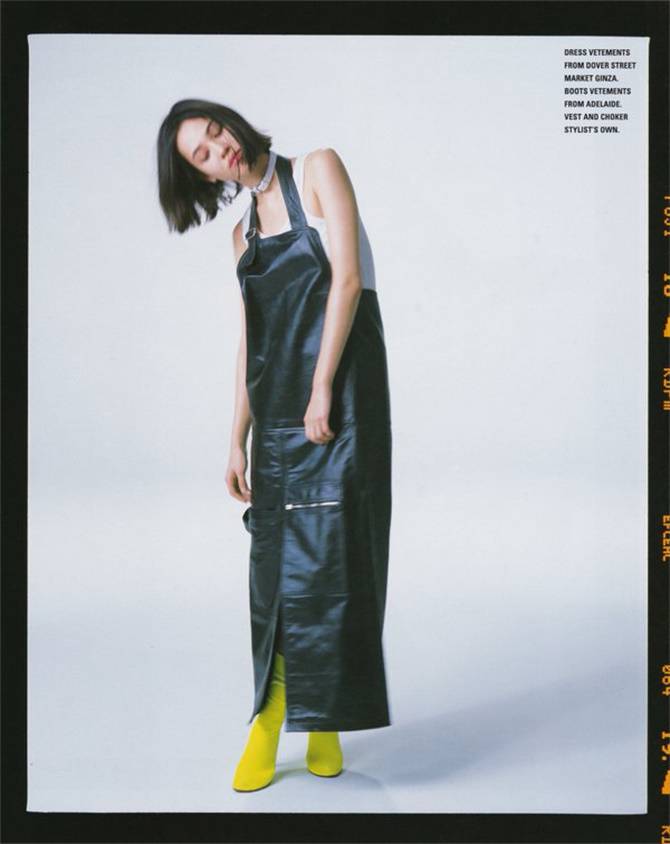 日本女星水原希子性感登《i-D Japan》創(chuàng)刊號(hào)封面